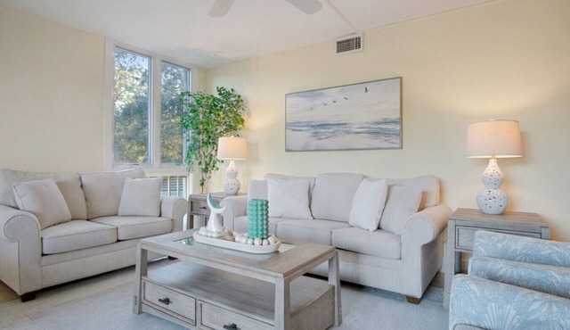 Coastal Retreat in Harbour Town - Pool, Sleeps 8