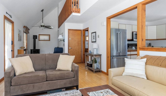 Coastal Retreat - 5 mins to the beach!
