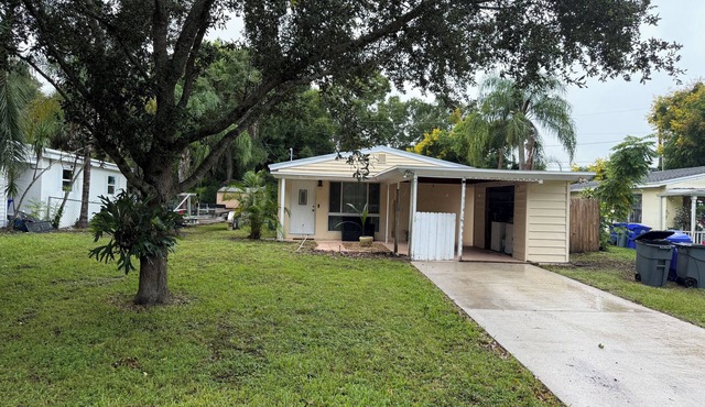Coastal Retreat 5 Mins to Beach & Downtown