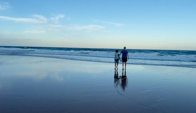 Coastal Retreat: Beach, Lagoon & Cafes Just Steps from Your Door!