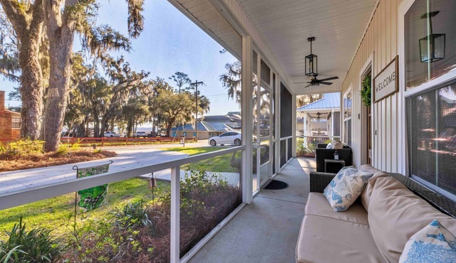 Coastal Retreat by Golf & Water; Screened Porch