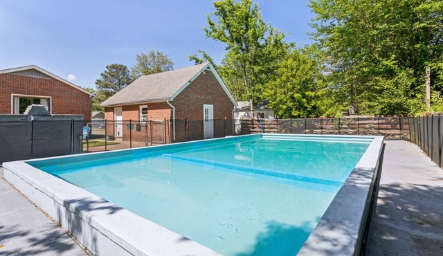 Coastal Retreat @ Coliseum| Pool, Bonus Rm, Gazebo