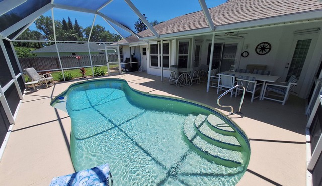 ☆☀︎❀Coastal Retreat! Heated Pool, Boat/RV Parking Double Lot, 3 miles to Beach!