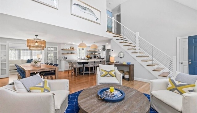 Coastal Retreat Minutes from Hardings Beach!