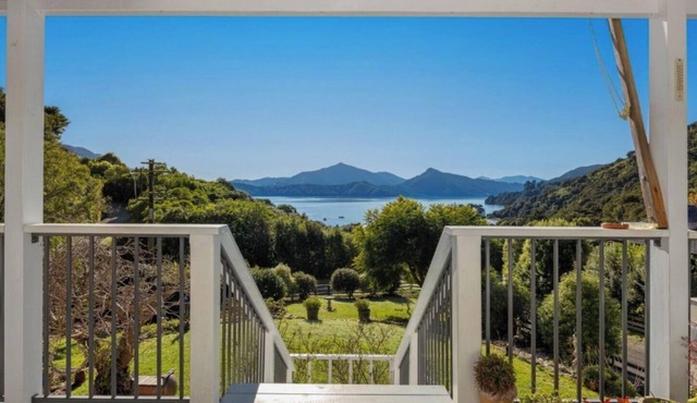 Coastal Retreat on Moetapu Bay Road – Marlborough Sounds Paradise