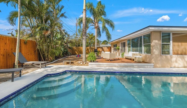 Coastal Retreat w/Heated Pool & Games