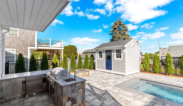 Coastal Retreat with pool and walk to beach