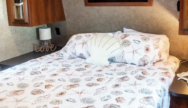 Coastal Rv Getaway-Pet Friendly- Beaches and Islands 2-10 minutes away!