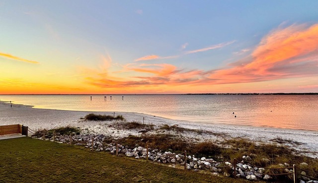 Coastal Serenity - Luxury - Waterfront - Heated Pool - Best spot on the beach.