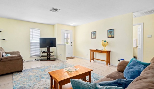 Coastal Soul | Pet Friendly + Fenced in Yard!