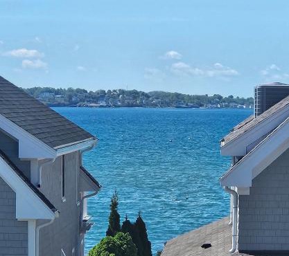 Coastal Stay 2 Modern Ocean View Apartments Walk to Beach 4 Free Parking Spaces
