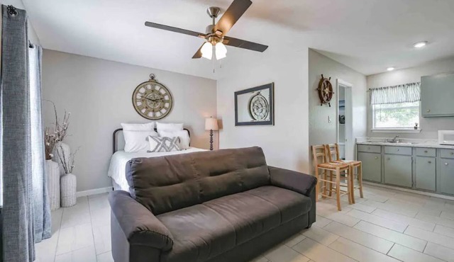 Coastal Studio - Freeport, Tx