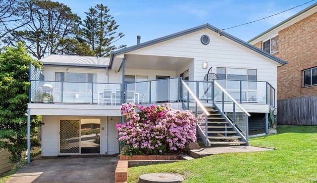 Coastal Tails @ Tuross Head