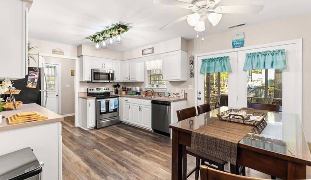 Coastal Tides & Pines | Dog Friendly