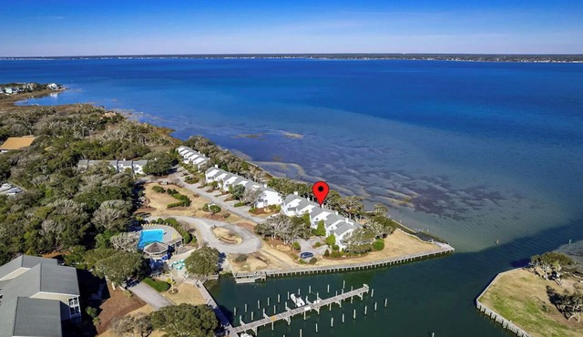 Coastal Tides: A Soundside Townhome in Pine Knoll Shores