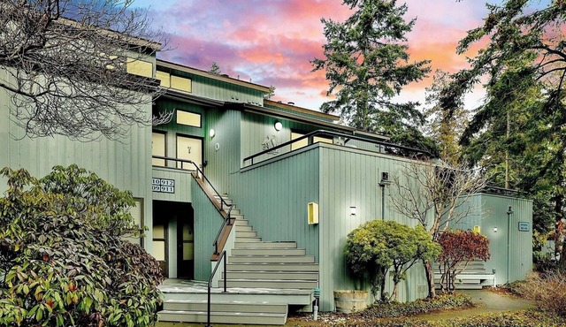 Coastal Treasure at Birch Bay; JL 911 Ocean view, ground floor, steps to beach