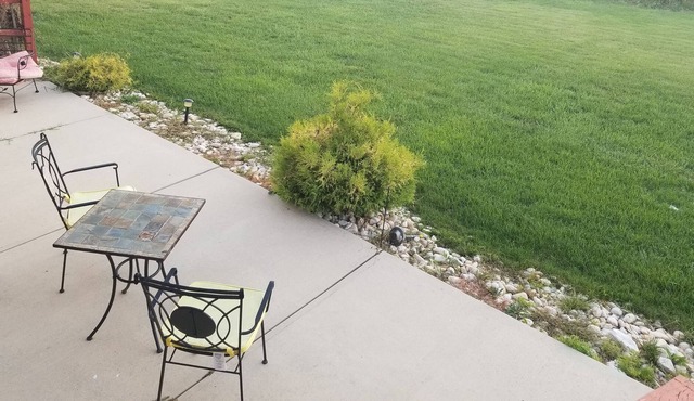 Coastal Vibe 2-single beds Travel Nurses Welcomed