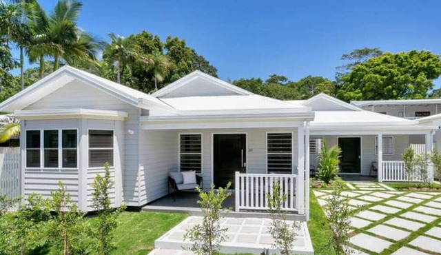 Coastal Villa - Boutique Pet Friendly House