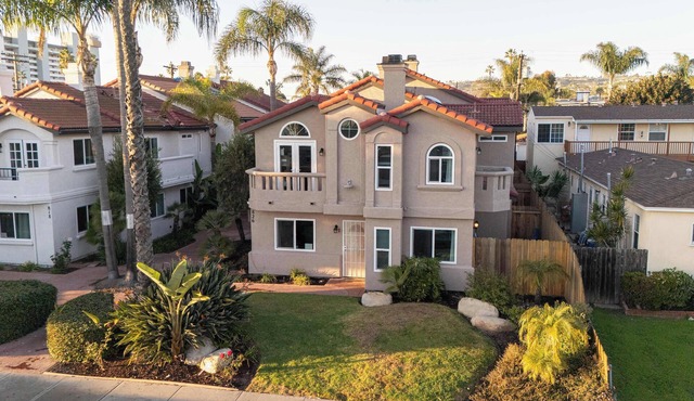 Coastal Villa: Walk to the Beach!