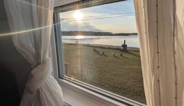 Coastal Vista - Year-Round Beachfront Getaway on the Gulf of St. Lawrence