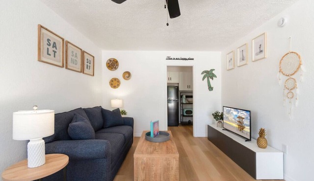 Coastal Waterfront Condo 2 blocks to Beach
