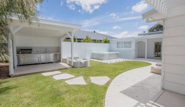 Coastal Waters - Spa, Sleeps 8, Newly Renovated