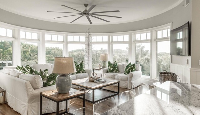 Coastal Watersound Getaway wit Gulf Views and Beach Service Included