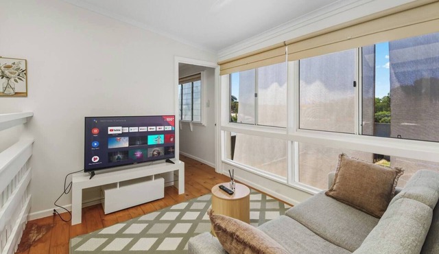 Coastal Wynnum Home | Near Plaza &City Connections