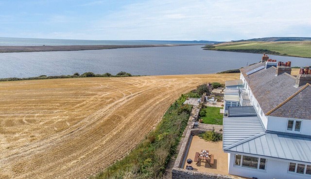 Coastguards Cottage - Three Bedroom House, Sleeps 6