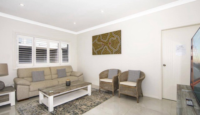 COASTLINE RETREAT @ BOOKER BAY