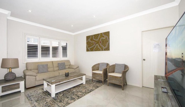 Coastline Retreat - Booker Bay