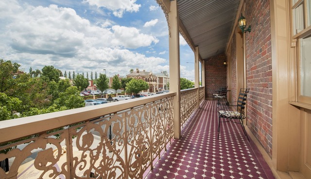 Cobb & Co Court Boutique Hotel