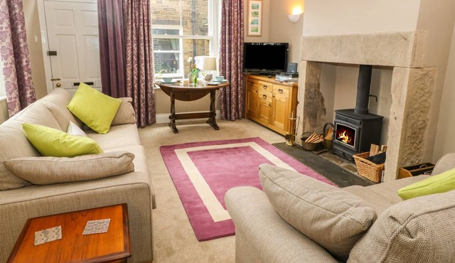COBBLE COTTAGE, family friendly, with open fire in Hebden Bridge