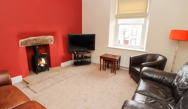 COBBLEKEN, pet friendly, country holiday cottage in Cockermouth