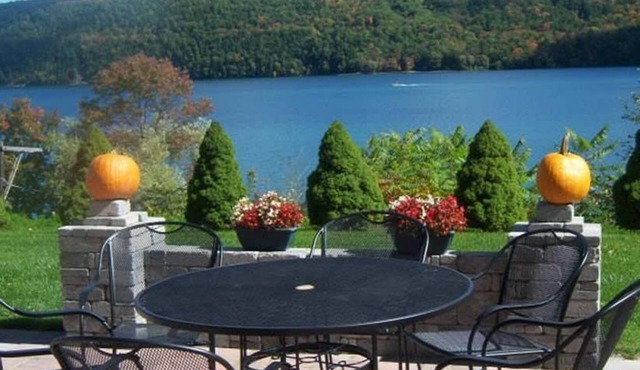 Cobblescote on the Lake