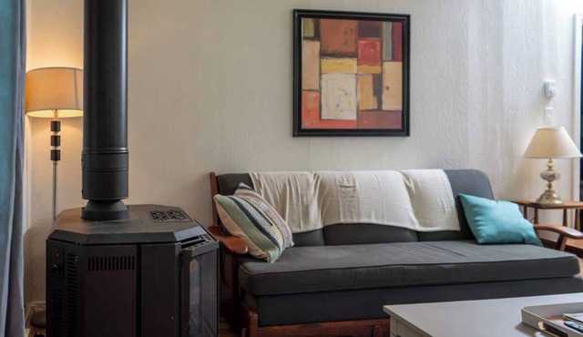 Cobblestone 2-Bedroom Cottage #3 "Adams"