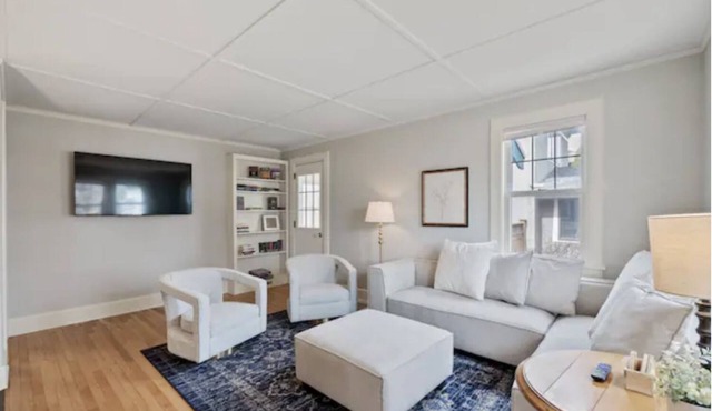 Cobblestone Cottage, 4 Bedroom, centrally located