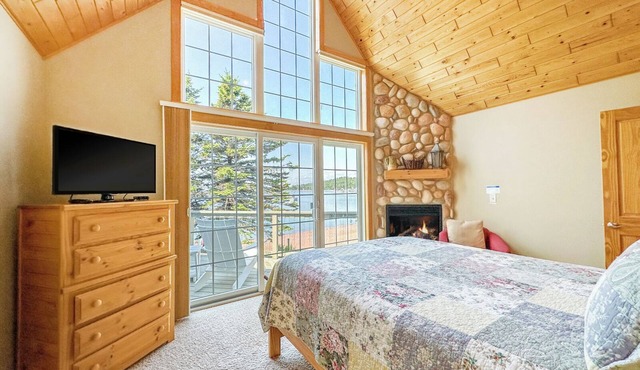 Cobblestone Cove Villa 3 - Lake Superior - Grand Marais, MN - Cascade Vacation R