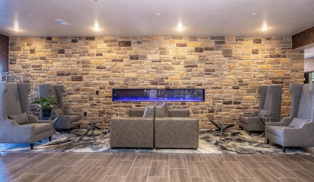Cobblestone Hotel & Suites - Rhinelander