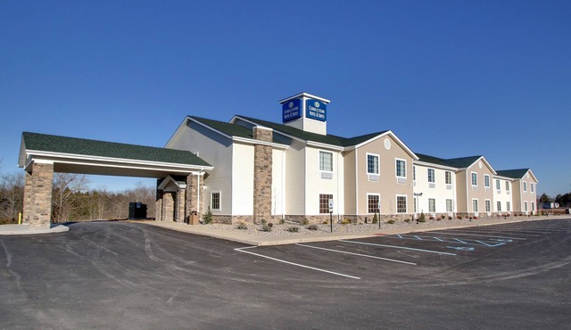 Cobblestone Hotel & Suites - Charlestown