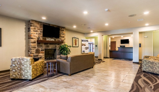 Cobblestone Hotel & Suites - Greenville