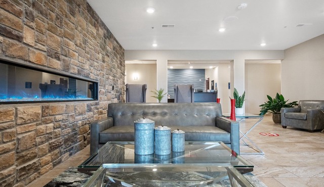 Cobblestone Hotel & Suites - Austin