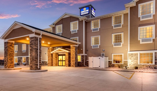 Cobblestone Hotel & Suites - Cozad