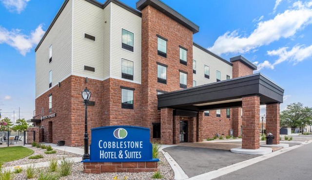 Cobblestone Hotel & Suites - De Pere Green Bay