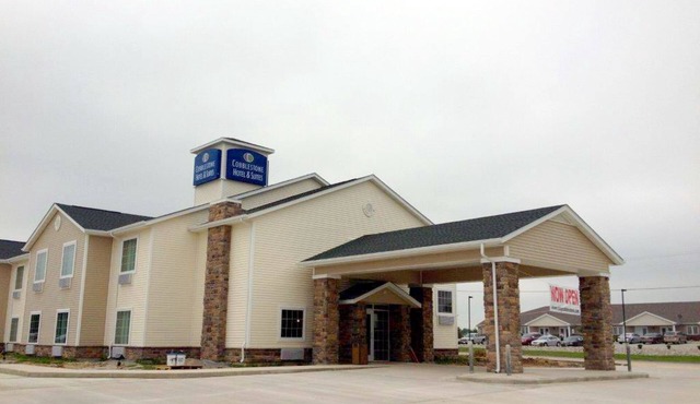 Cobblestone Hotel & Suites - Newton