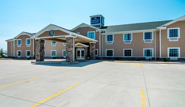 Cobblestone Hotel & Suites - Paxton