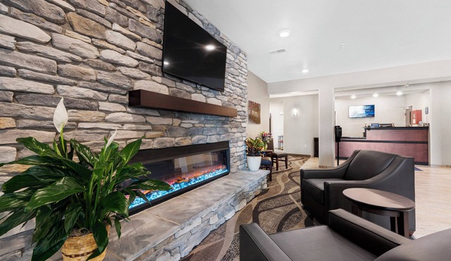 Cobblestone Hotel & Suites - Urbana