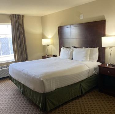 Cobblestone Hotel & Suites - Broken Bow