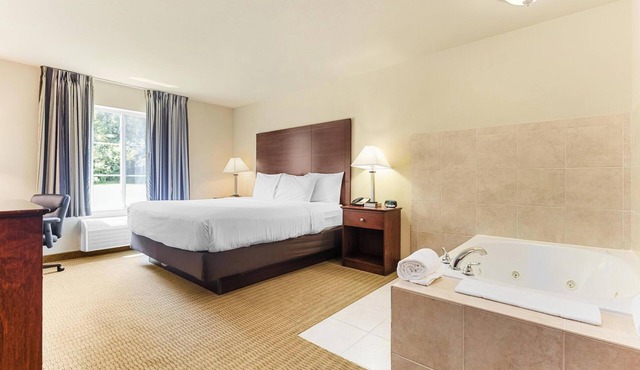 Cobblestone Hotel & Suites - Knoxville