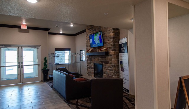 Cobblestone Inn & Suites - Springfield